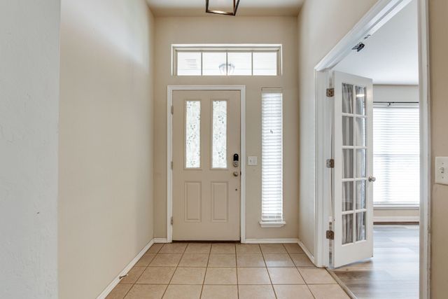 2113 SE 8th Street, Moore, OK 73160