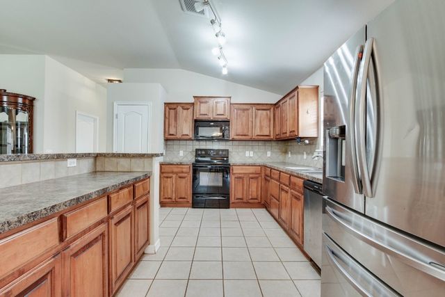 2113 SE 8th Street, Moore, OK 73160