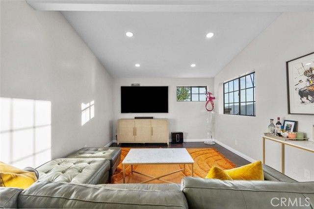 5481 Ocean View Boulevard, La Canada Flintridge, CA 91011