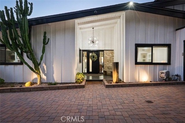 5481 Ocean View Boulevard, La Canada Flintridge, CA 91011