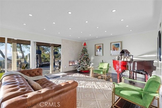 5481 Ocean View Boulevard, La Canada Flintridge, CA 91011