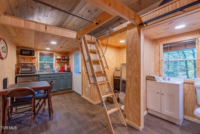 4966 Old Asheville Highway, Flag Pond, TN 37657