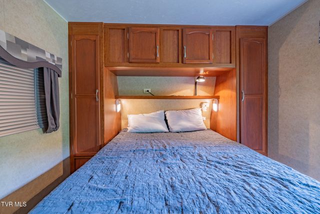 4966 Old Asheville Highway, Flag Pond, TN 37657