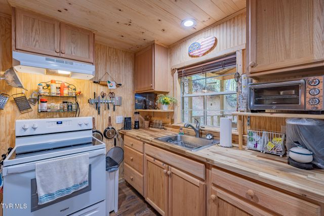 4966 Old Asheville Highway, Flag Pond, TN 37657