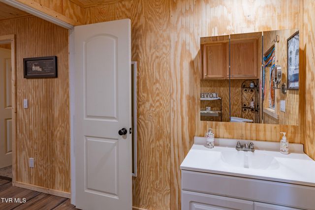 4966 Old Asheville Highway, Flag Pond, TN 37657