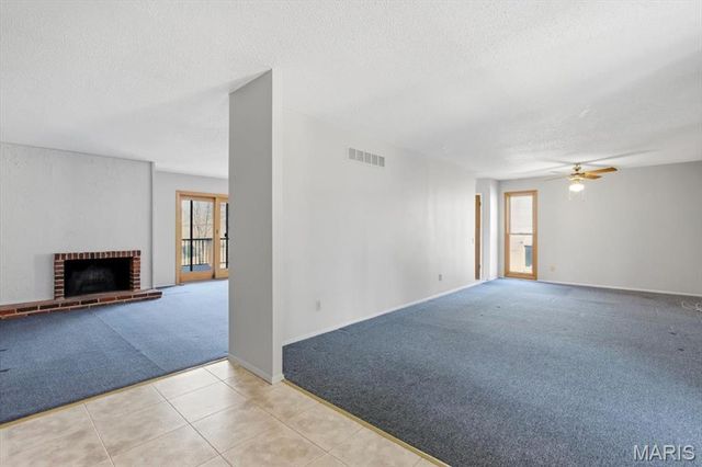 2181 Cherrycove Court, Maryland Heights, MO 63043