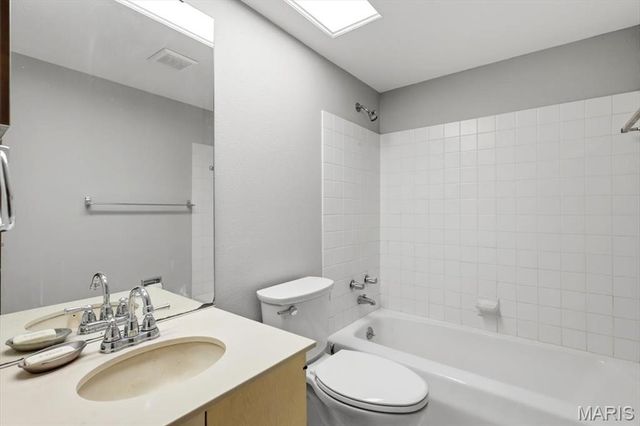 2181 Cherrycove Court, Maryland Heights, MO 63043