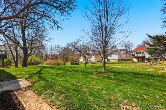 2181 Cherrycove Court, Maryland Heights, MO 63043