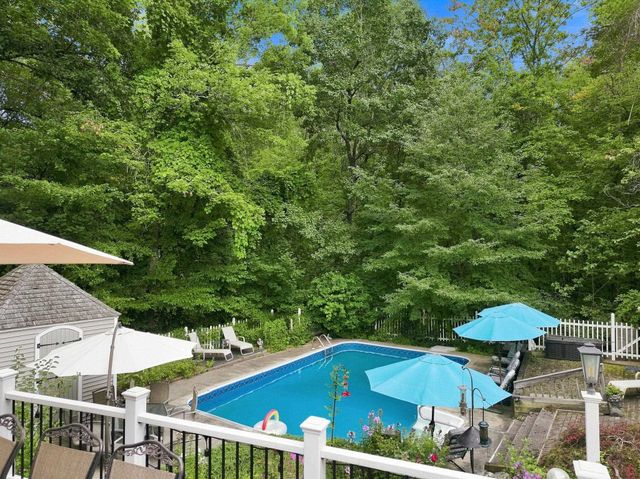 9 Rosewell Road, Bedford, NH 03110