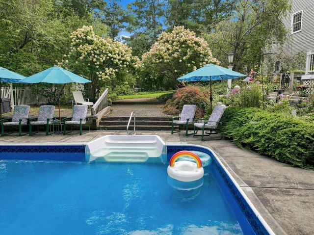 9 Rosewell Road, Bedford, NH 03110