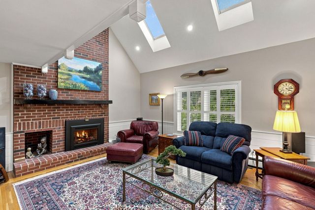 9 Rosewell Road, Bedford, NH 03110