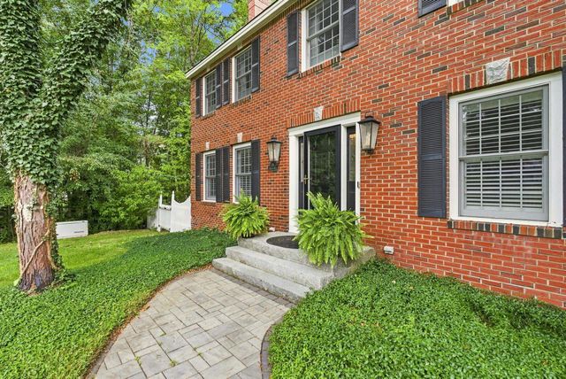 9 Rosewell Road, Bedford, NH 03110