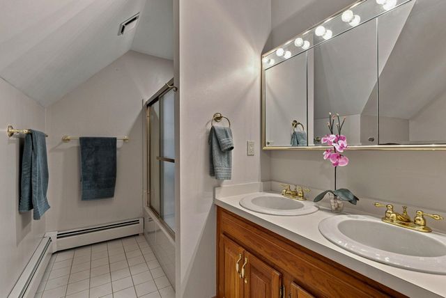 9 Rosewell Road, Bedford, NH 03110