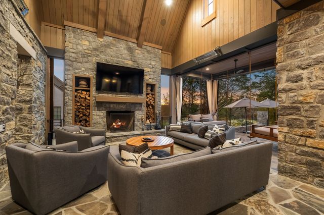 7573 Whiskey Rd, College Grove, TN 37046