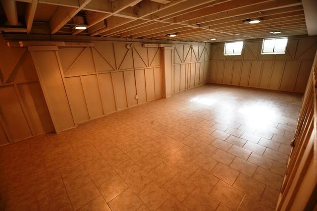 2115 Ashworth Road, West Des Moines, IA 50265