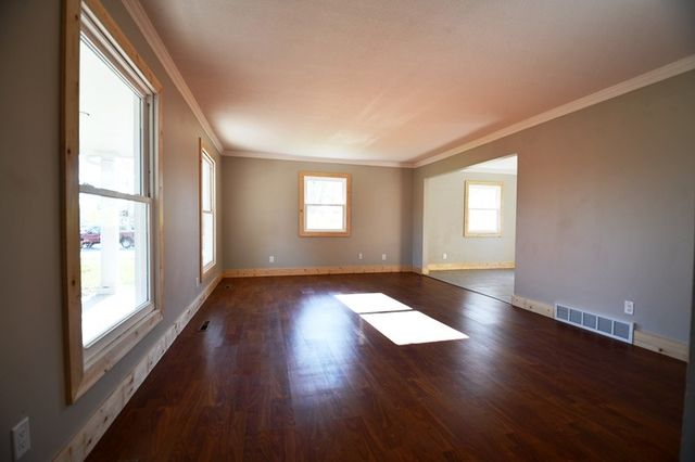 2115 Ashworth Road, West Des Moines, IA 50265