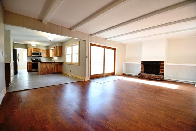 2115 Ashworth Road, West Des Moines, IA 50265