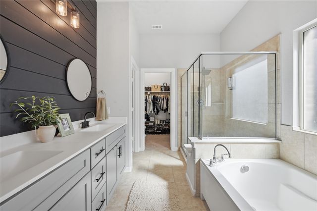 12448 Iveson Drive, Fort Worth, TX 76052