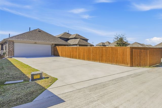 12448 Iveson Drive, Fort Worth, TX 76052