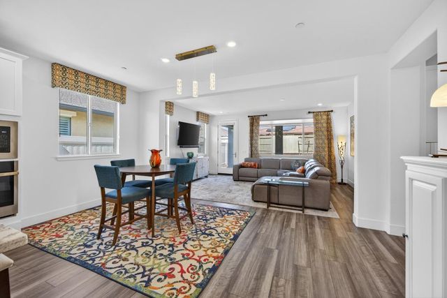 6611 Samba Way, El Dorado Hills, CA 95762