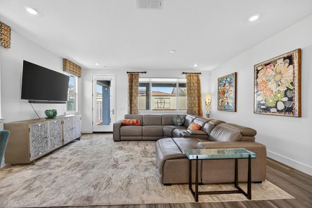 6611 Samba Way, El Dorado Hills, CA 95762