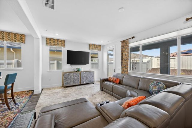 6611 Samba Way, El Dorado Hills, CA 95762