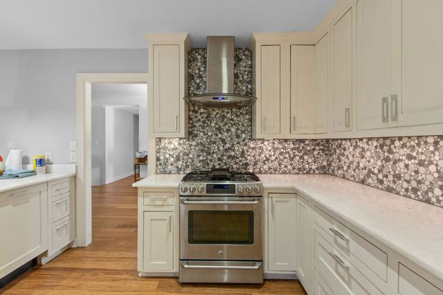 15606 Kingscrest Circle, Dallas, TX 75248