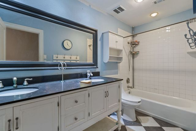 15606 Kingscrest Circle, Dallas, TX 75248