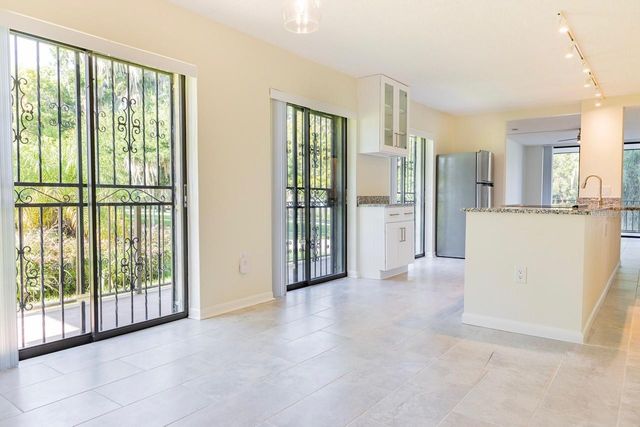 208 LAKE HOWARD DRIVE NW 104, Winter Haven, FL 33880