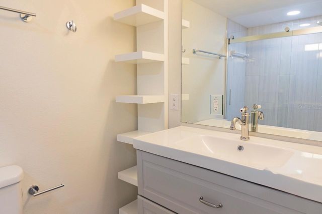 208 LAKE HOWARD DRIVE NW 104, Winter Haven, FL 33880