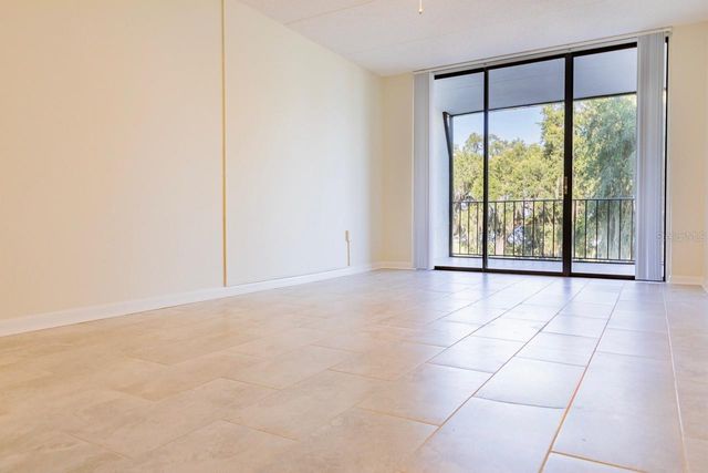 208 LAKE HOWARD DRIVE NW 104, Winter Haven, FL 33880