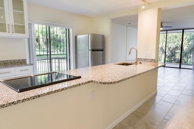 208 LAKE HOWARD DRIVE NW 104, Winter Haven, FL 33880