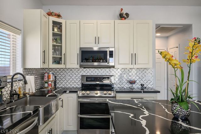 7100 West Meranto Avenue, Las Vegas, NV 89178