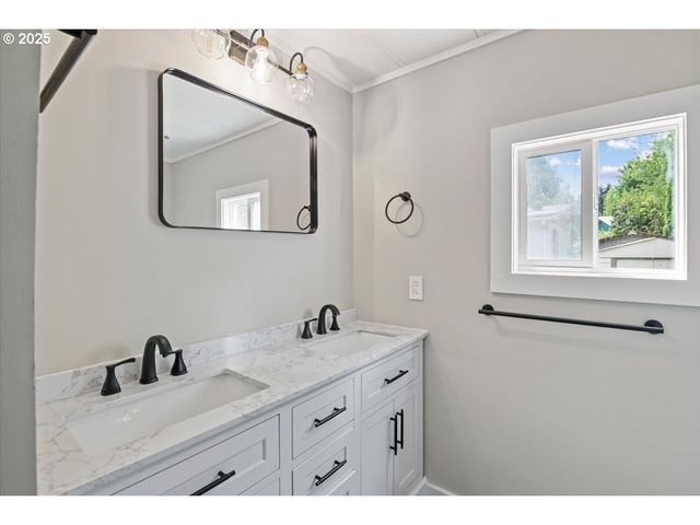 193 Broadmore Ave Ne, Salem, OR 97301