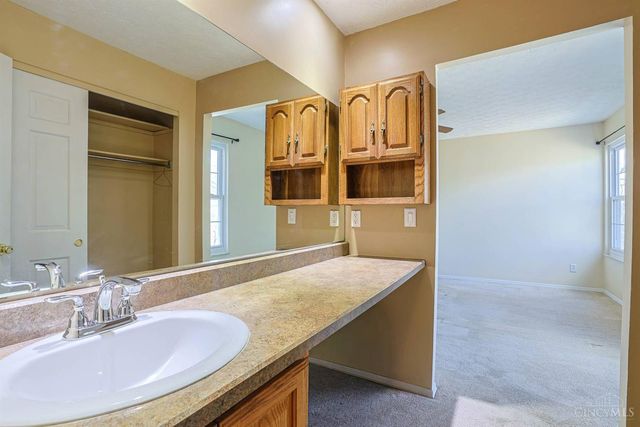 3670 Centurion Drive, Cincinnati, OH 45211