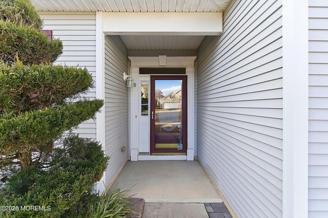 9 Harbor Place, Barnegat, NJ 08005