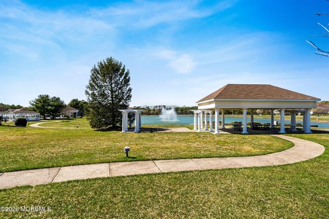 9 Harbor Place, Barnegat, NJ 08005