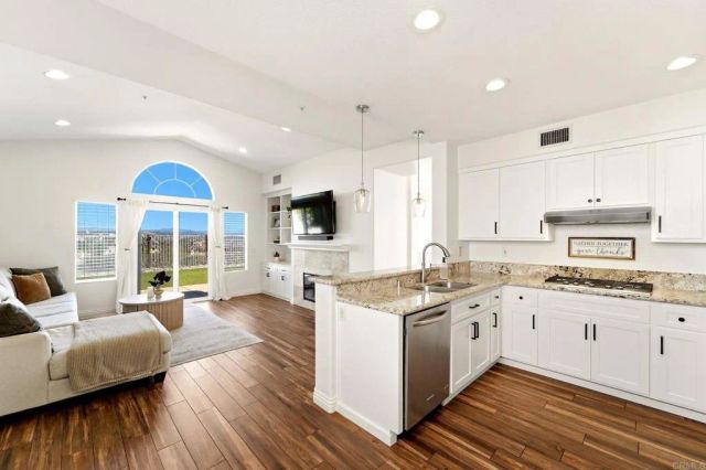 2467 Rock View, Escondido, CA 92026