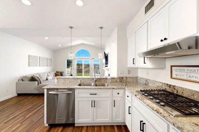 2467 Rock View, Escondido, CA 92026