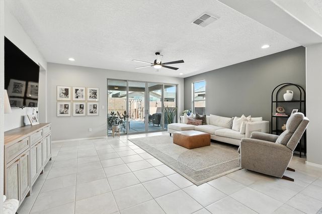 923 Lazuli Road SE, Rio Rancho, NM 87124