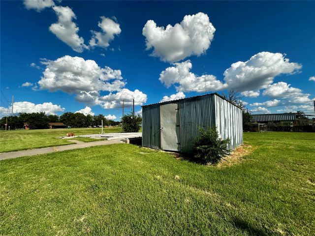 1002 Bennett, Seymour, TX 76380