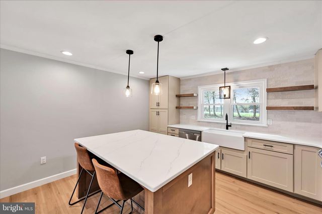 332 OWL HILL RD, Lititz, PA 17543