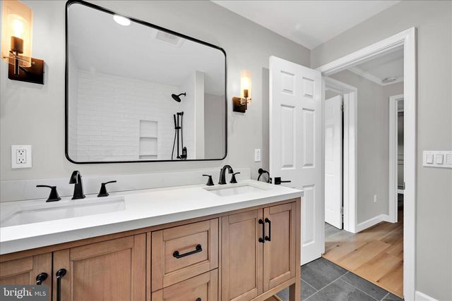 332 OWL HILL RD, Lititz, PA 17543
