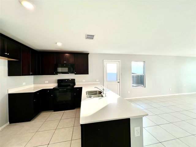 5711 Bristle Leaf Drive, Princeton, TX 75407