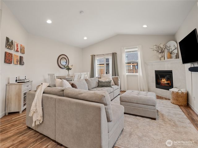 6808 E B Street, Tacoma, WA 98404