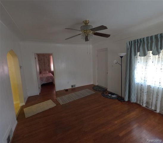 6876 Continental Avenue, Warren, MI 48091