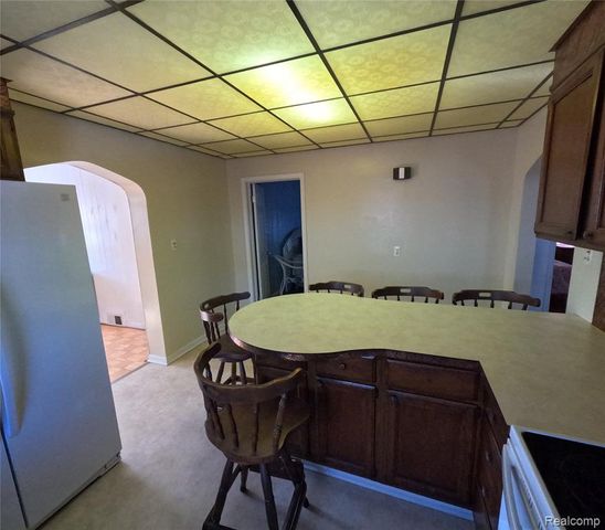 6876 Continental Avenue, Warren, MI 48091