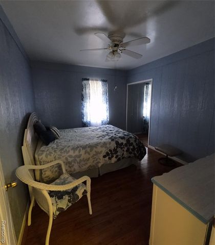 6876 Continental Avenue, Warren, MI 48091