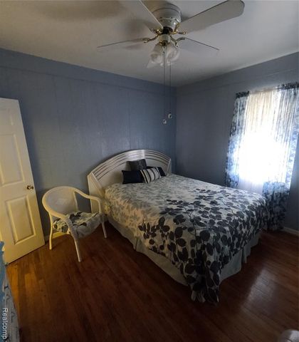 6876 Continental Avenue, Warren, MI 48091