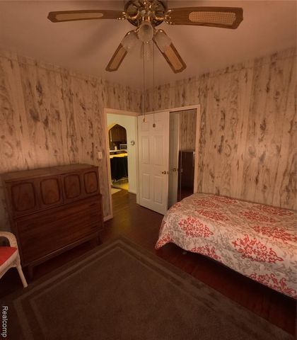 6876 Continental Avenue, Warren, MI 48091